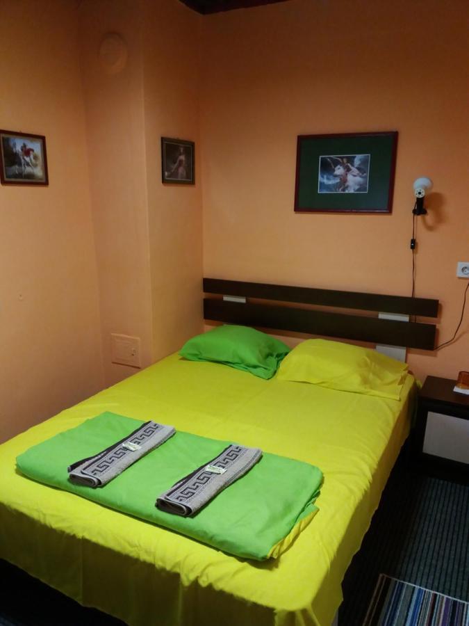 Стаи За Гости Ореха Троян Private Rooms Oreha Exterior foto